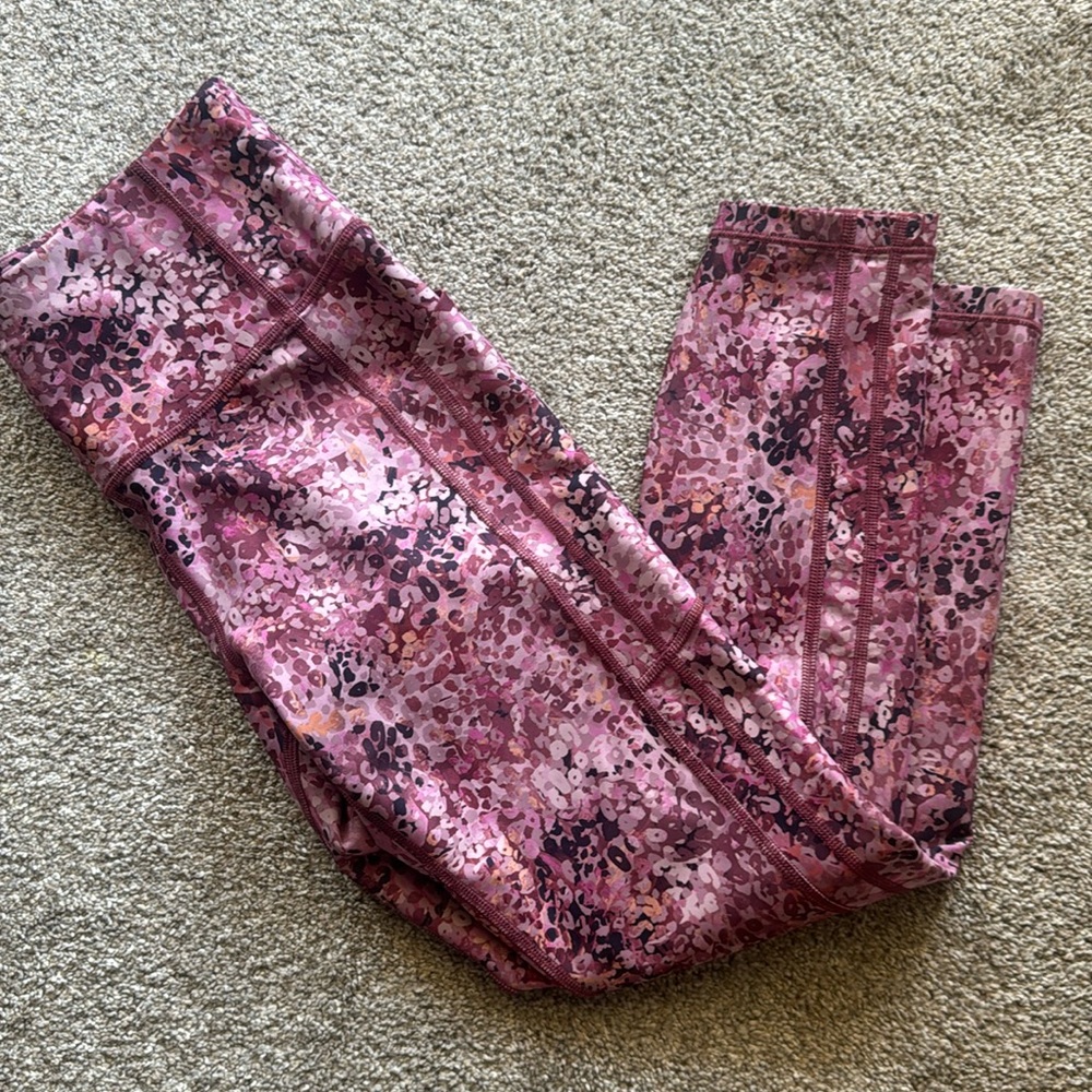 Athleta leggings with pockets